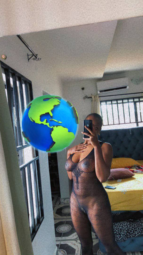 Pelumi Jellybum Nude Seller