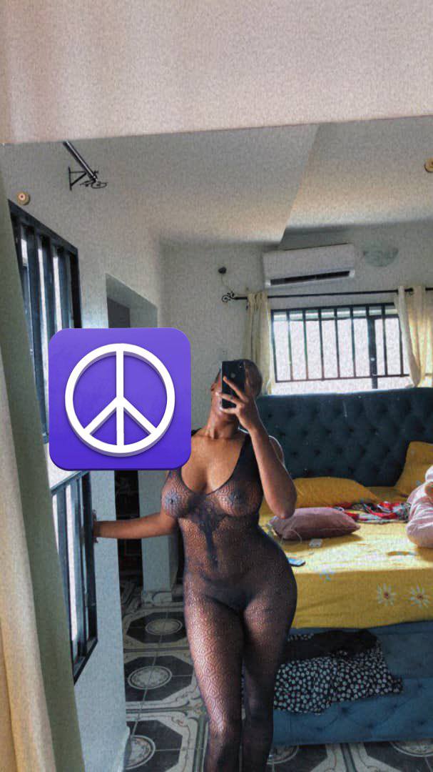Pelumi Jellybum Nude Seller
