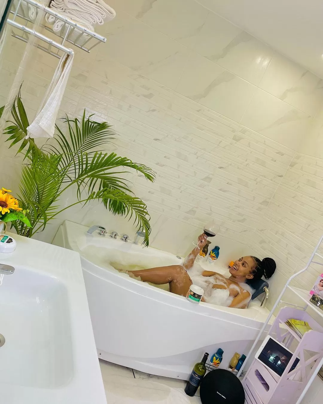 Amber Ray Bathroom Photos
