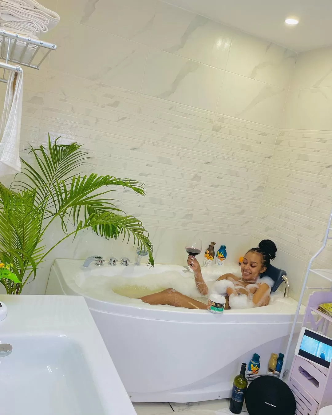 Amber Ray Bathroom Photos