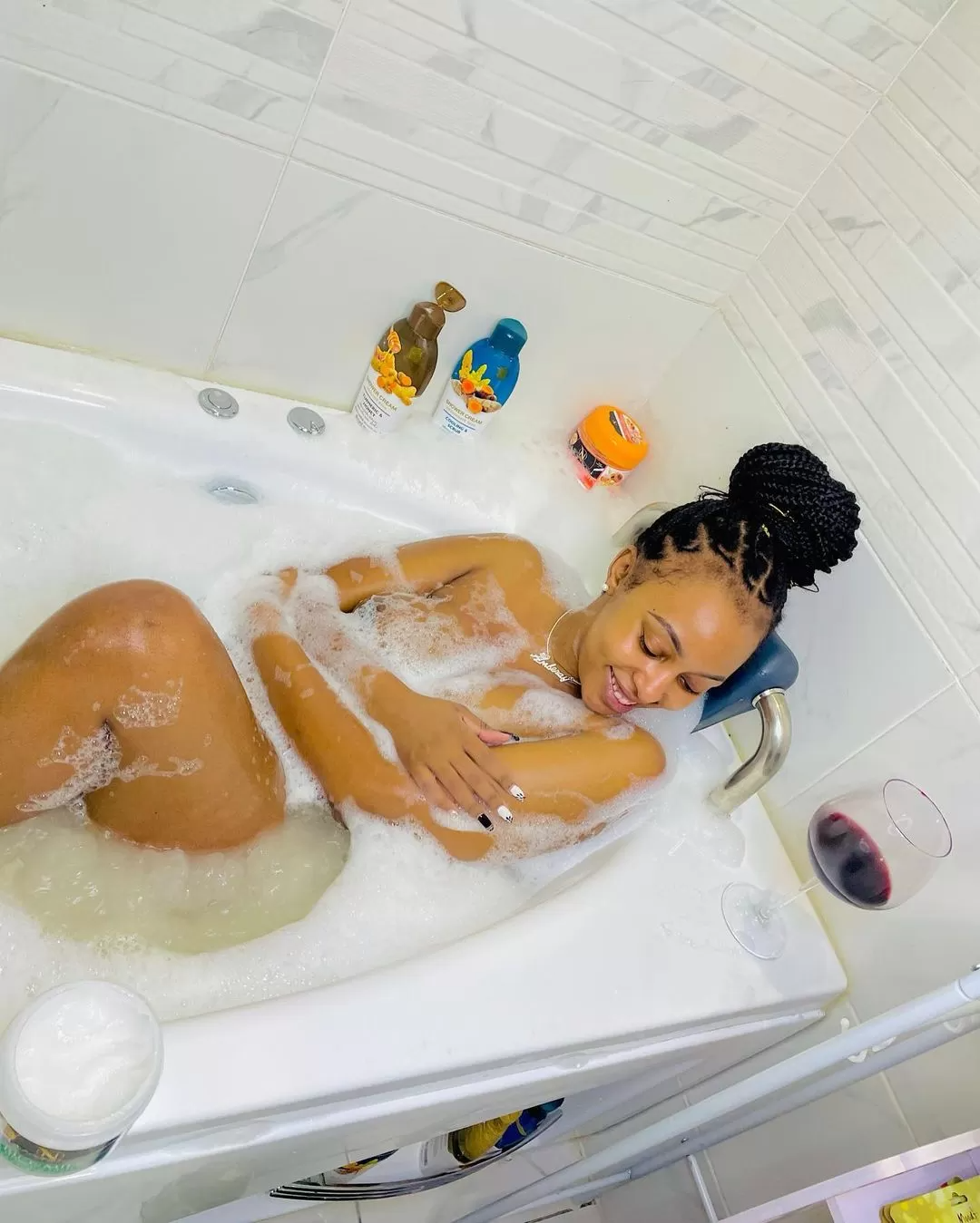 Amber Ray Bathroom Photos